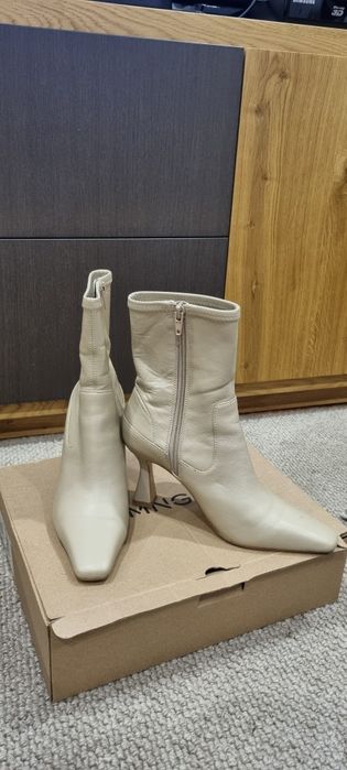 Botins cor Nude Novos