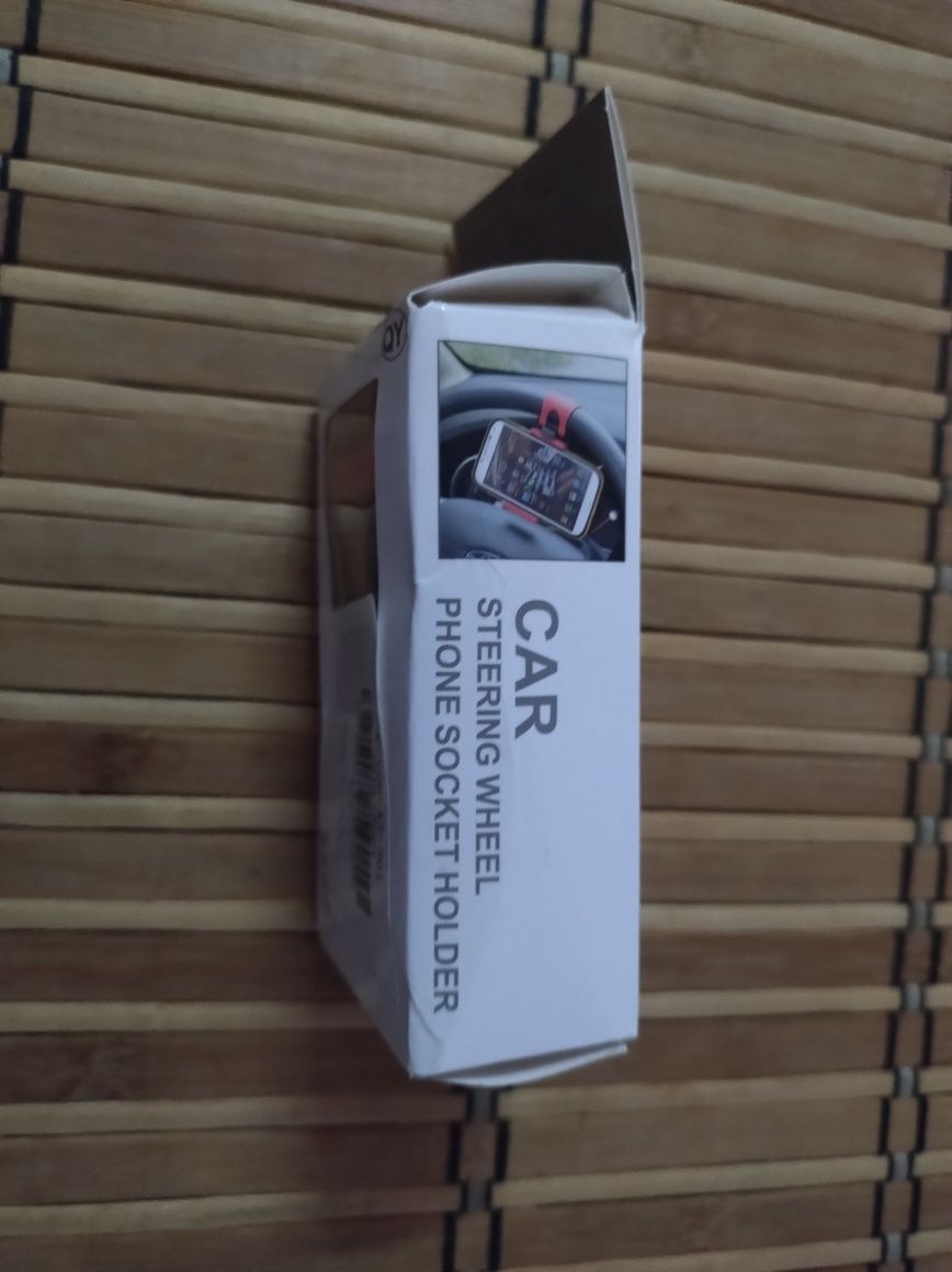Zestaw uchwytów do samochodu Blitzwolf plus latarka LED