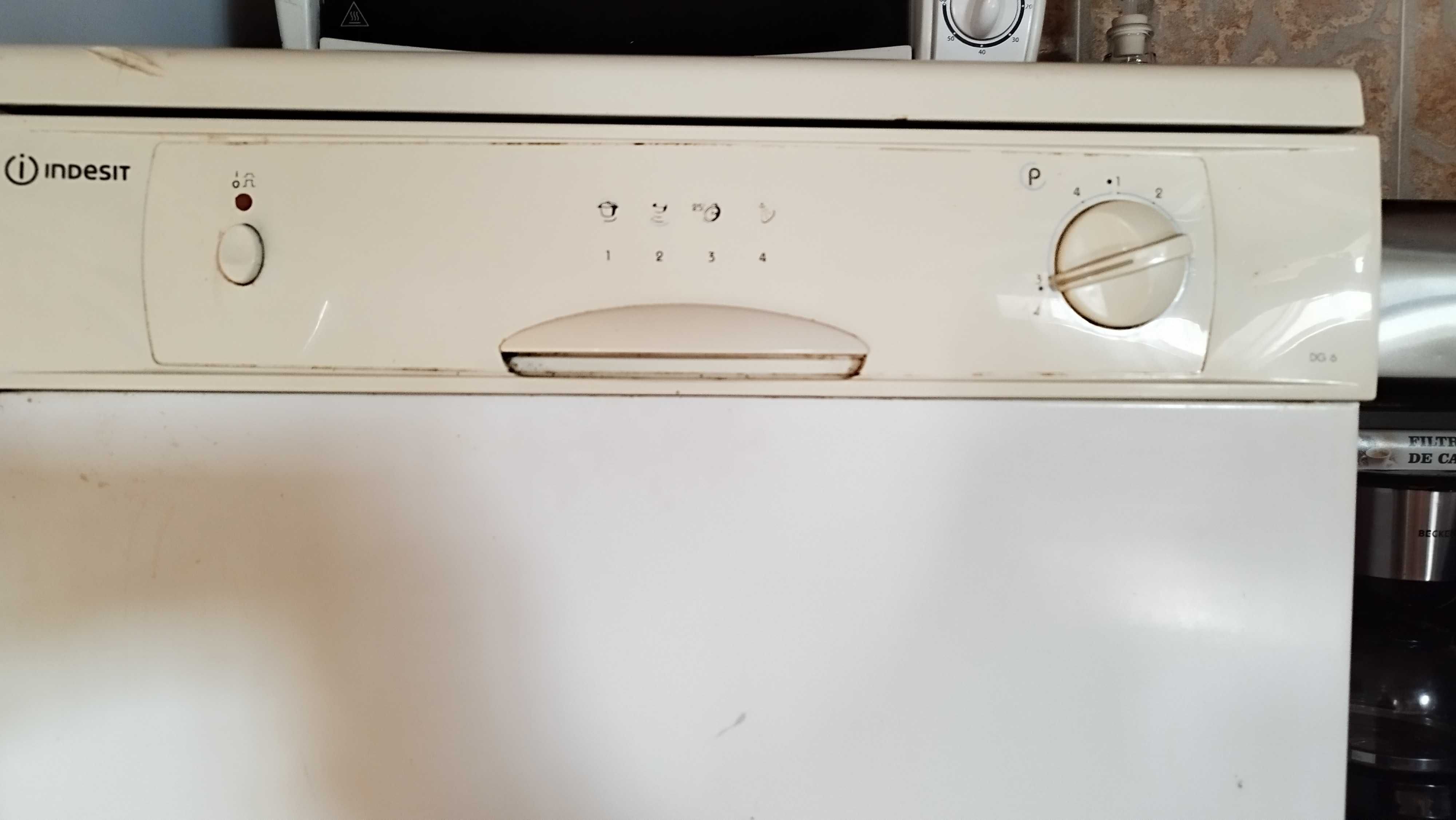 Maquina de lavar loiça - Indesit