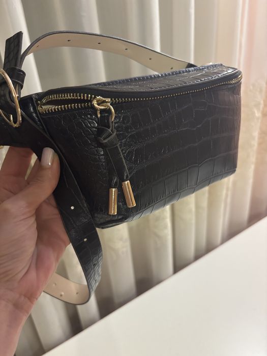 Продам женскую сумочку/ барсетку H&M