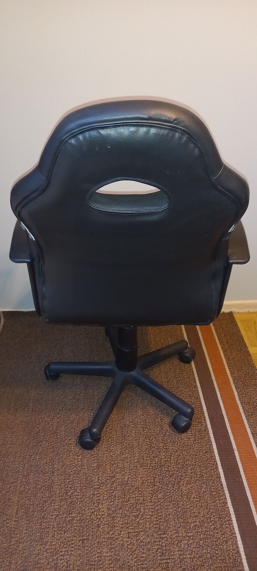 Krzesło biurowe biał czarne
