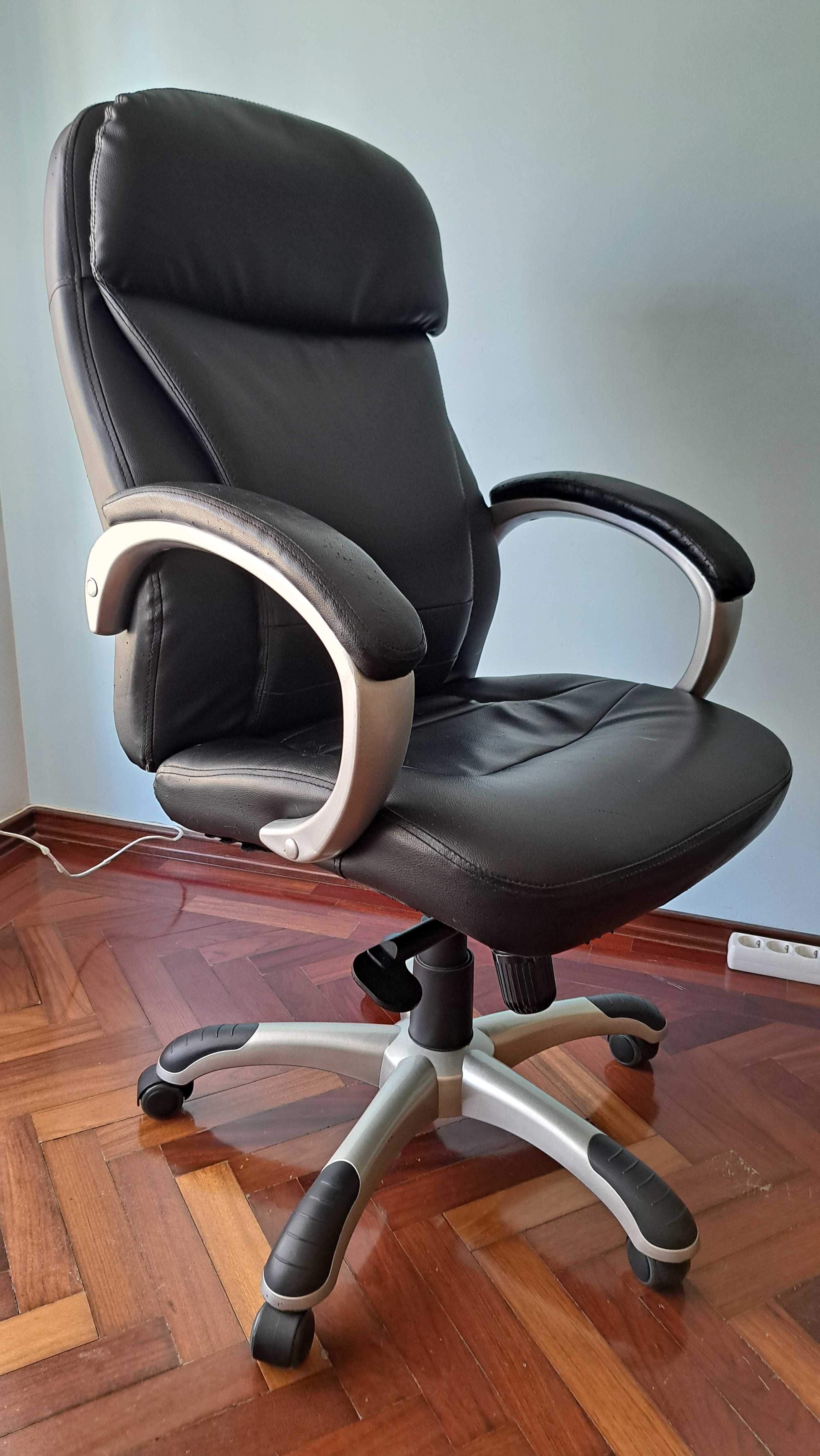 Cadeirão de escritório