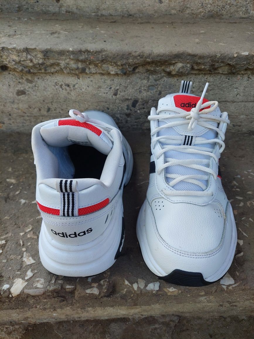 Кросівки adidas strutter