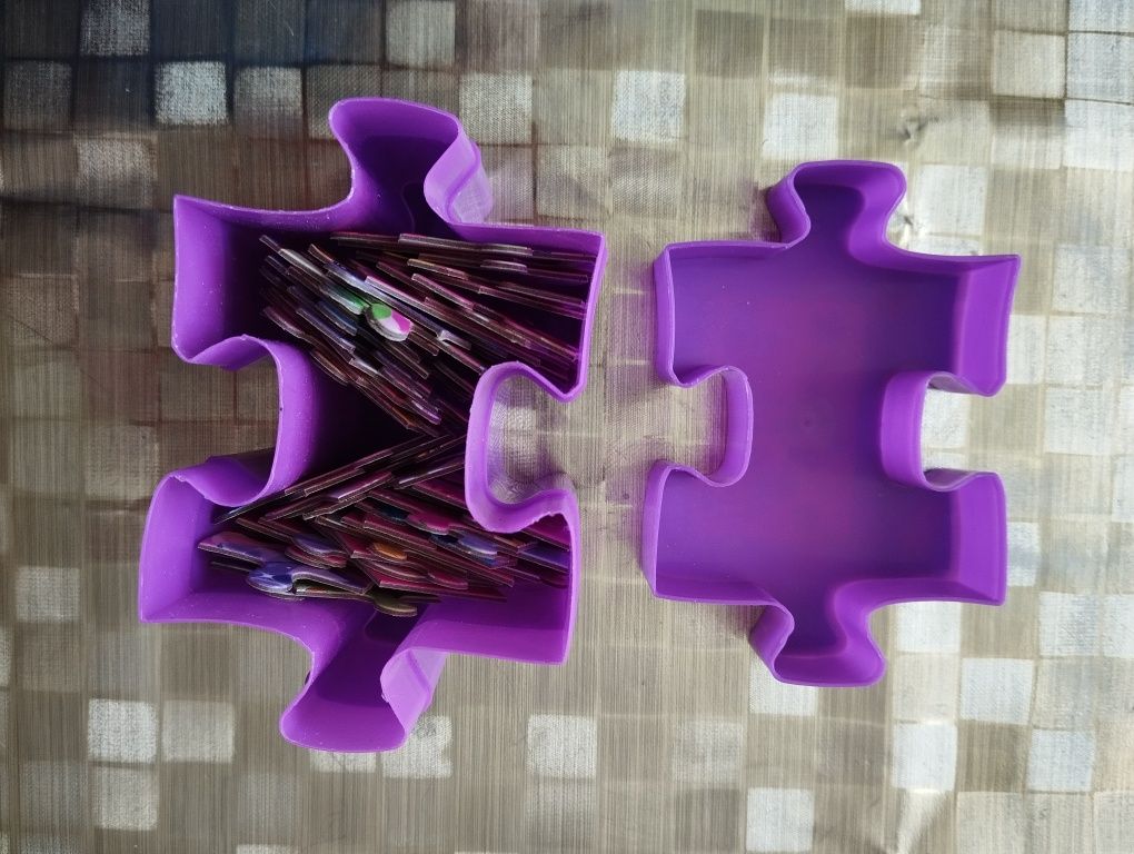 Puzzle w pojemniku