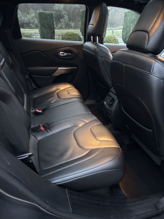 Jeep Cherokee 2021 3.2 бензин