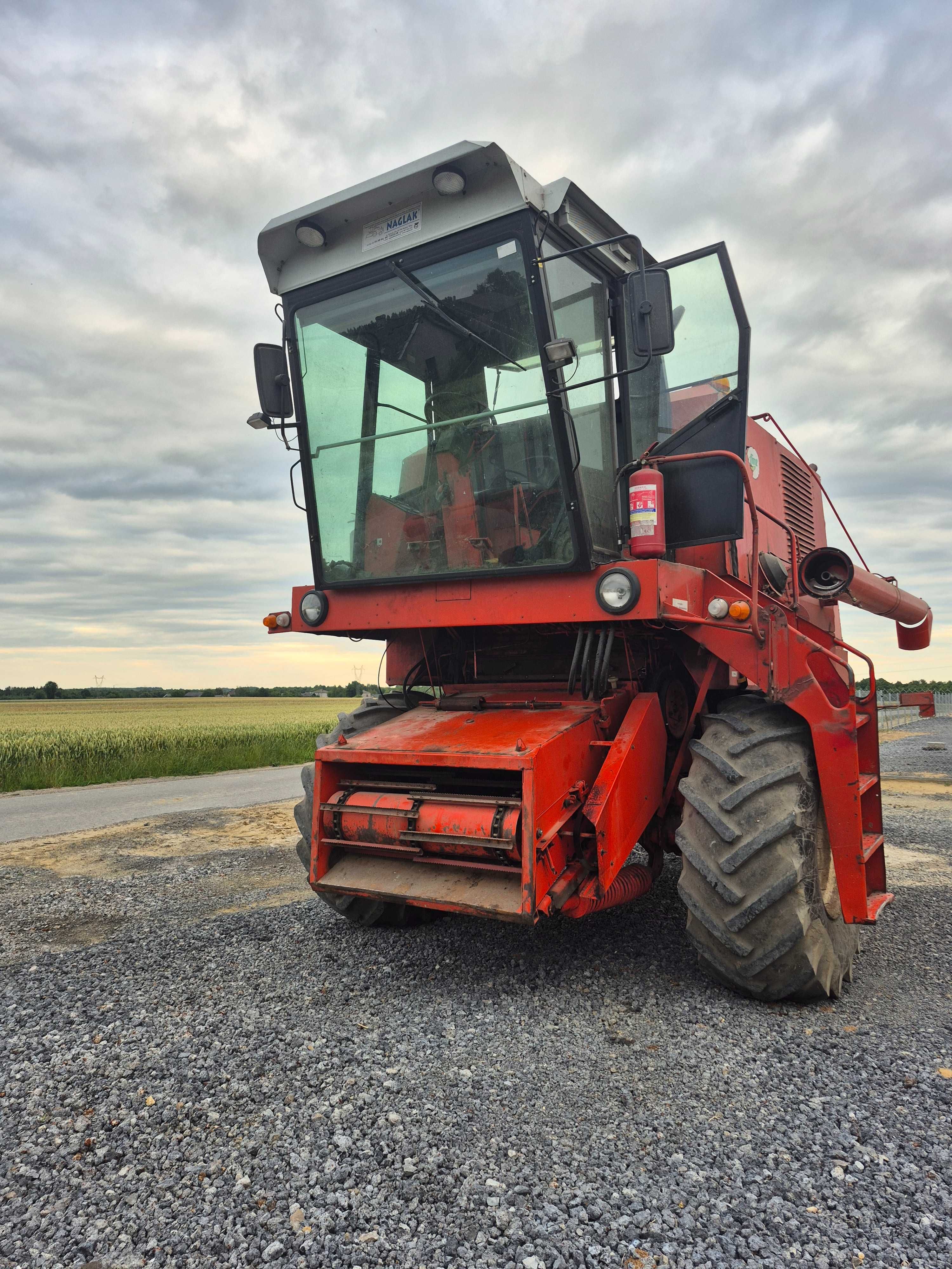 Kombajn Bizon Z 056  89 rok