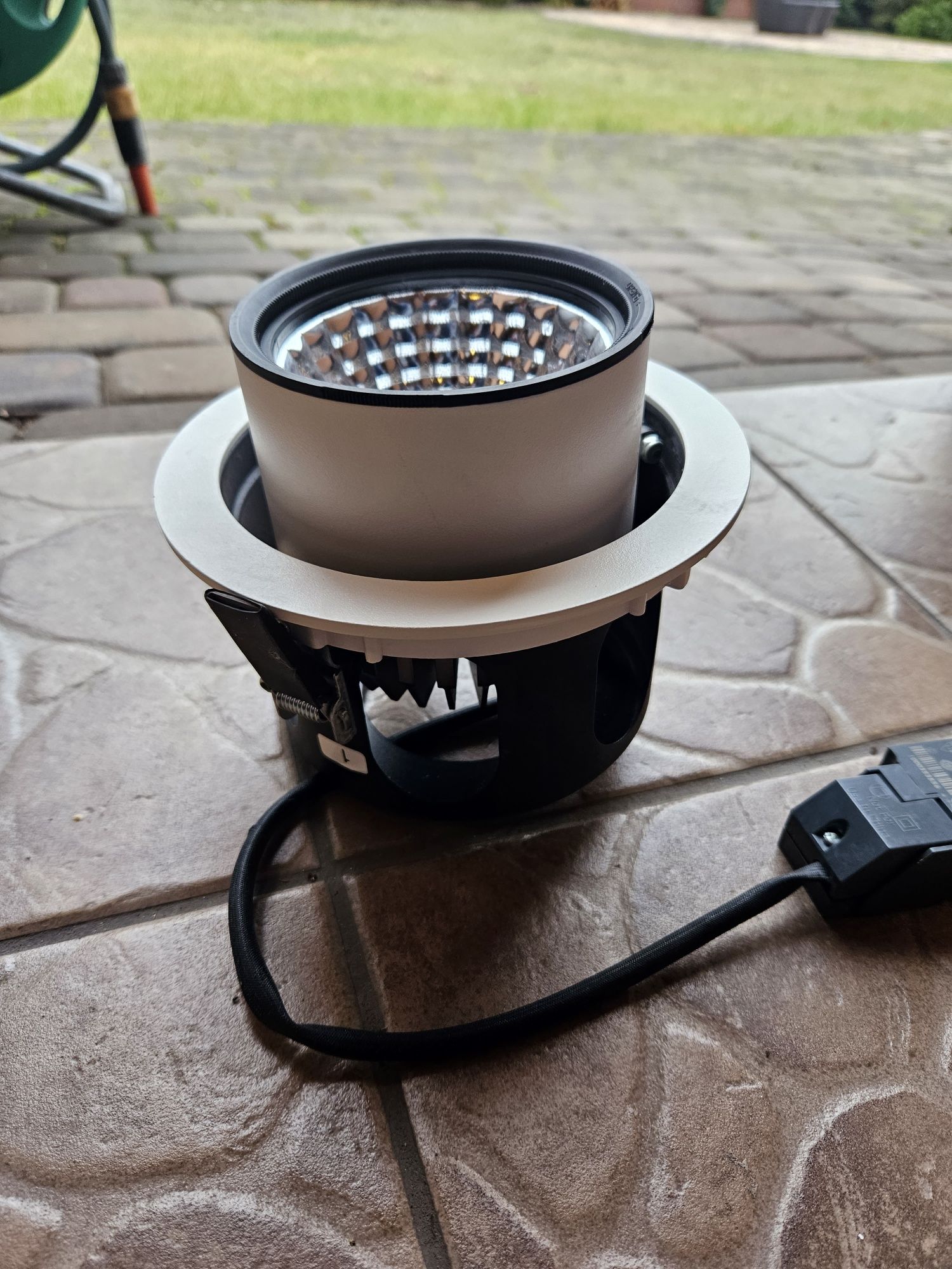 Halogeny led biurowe do lokalu  Philips wpuszczane duże 32w 7 sztuk