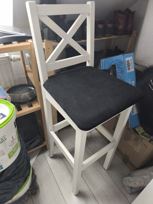 2 hokery białe w stylu IKEA