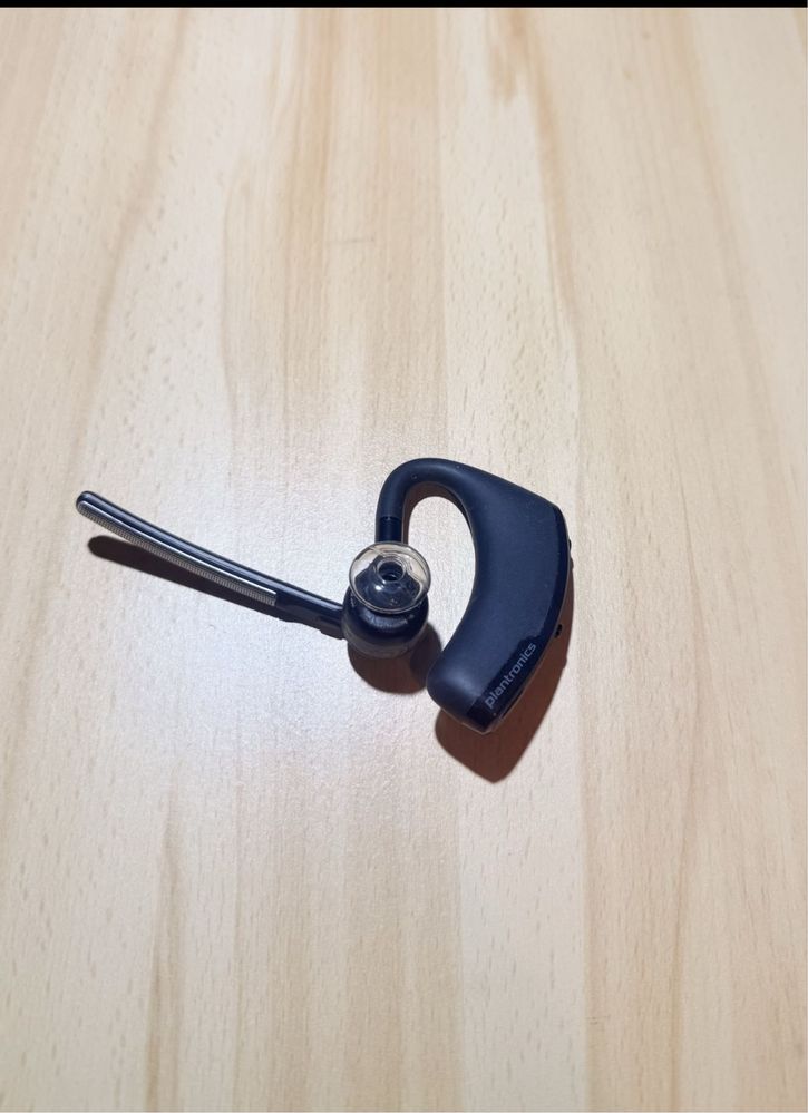 Plantronics Voyager Legend.