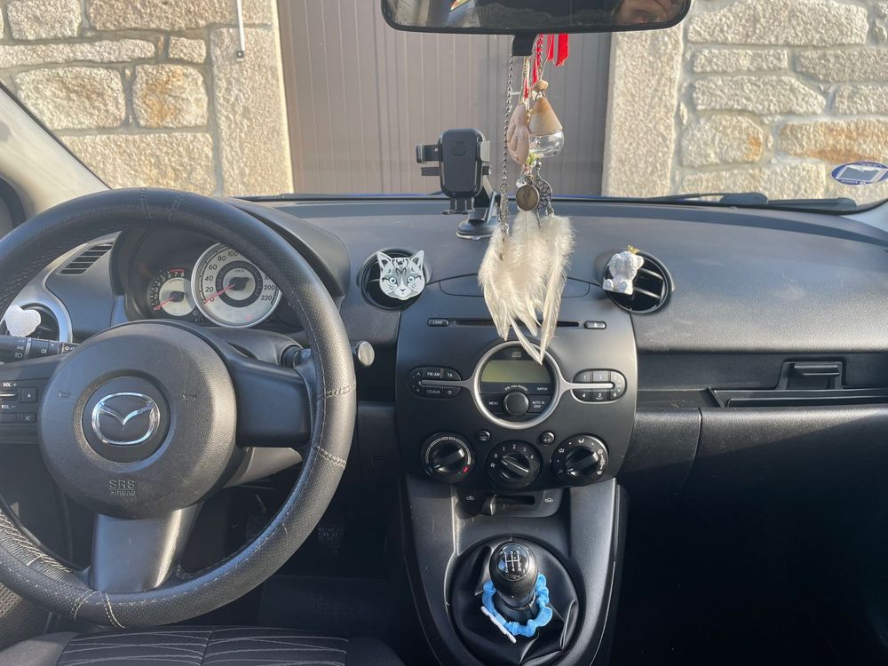 Mazda 2 como novo