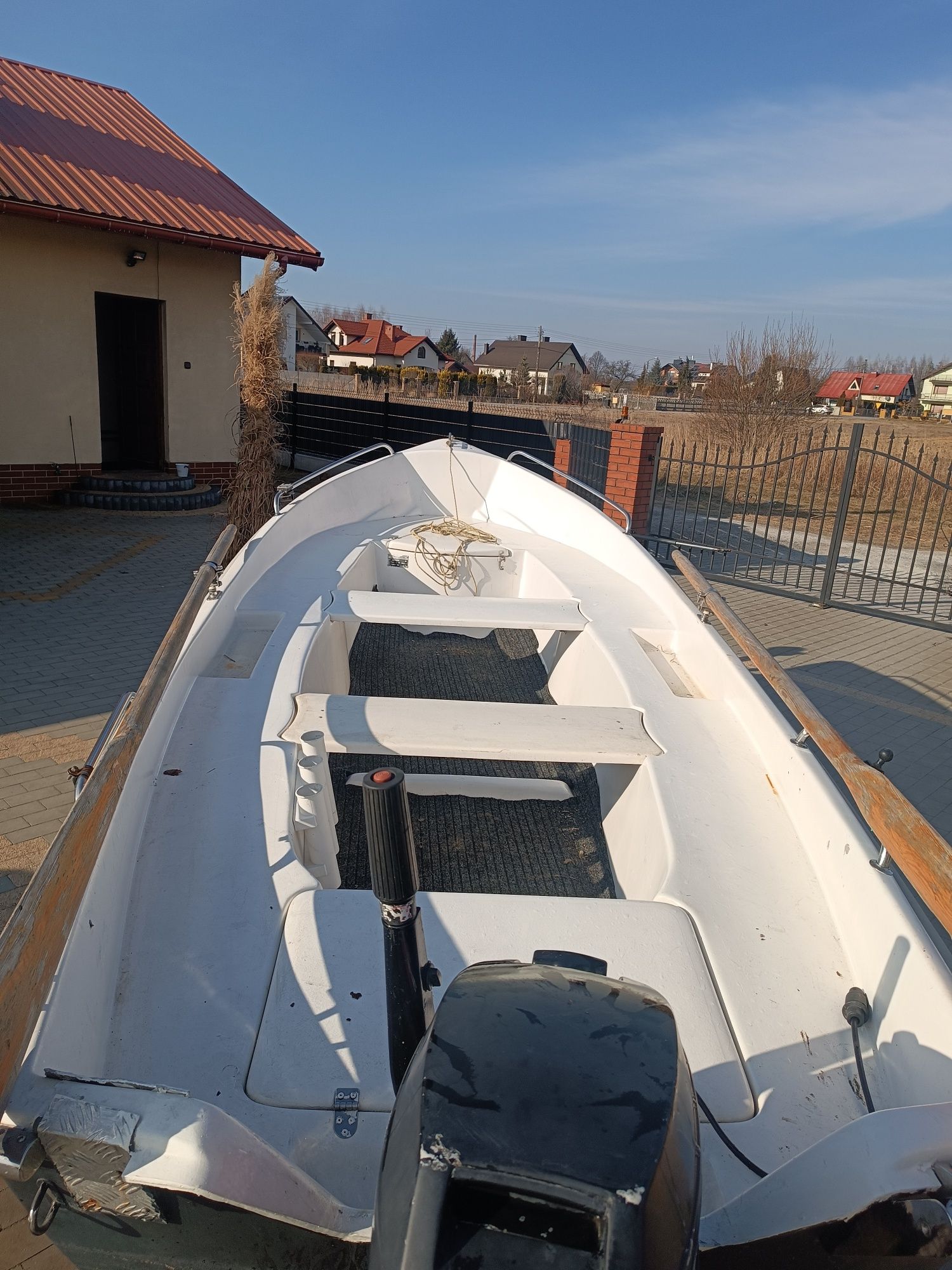 Łódka wiosłowo motorowa