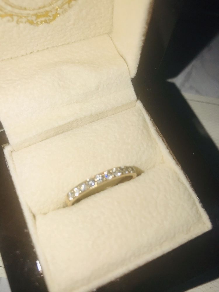 Золотое кольцо с бриллиантами «Бриллиантовая дорожка»