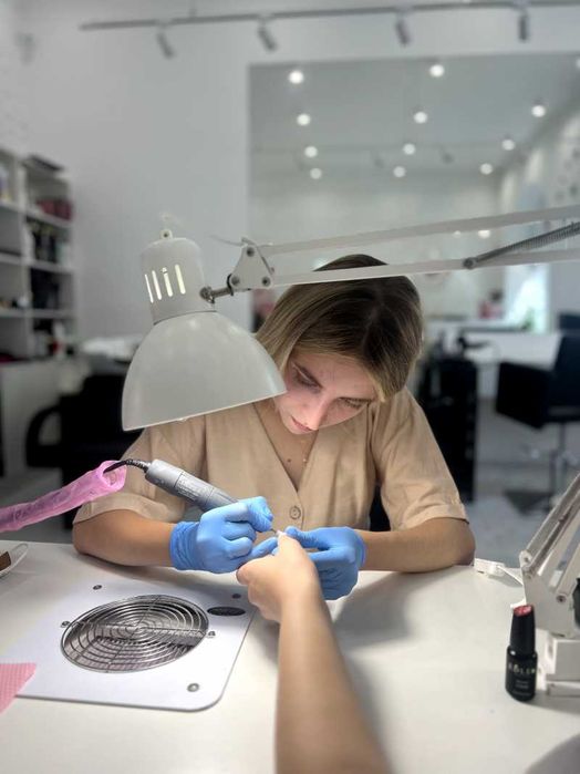 Базовий курс манікюру у Львові/навчись заробляти від 30 000 грн