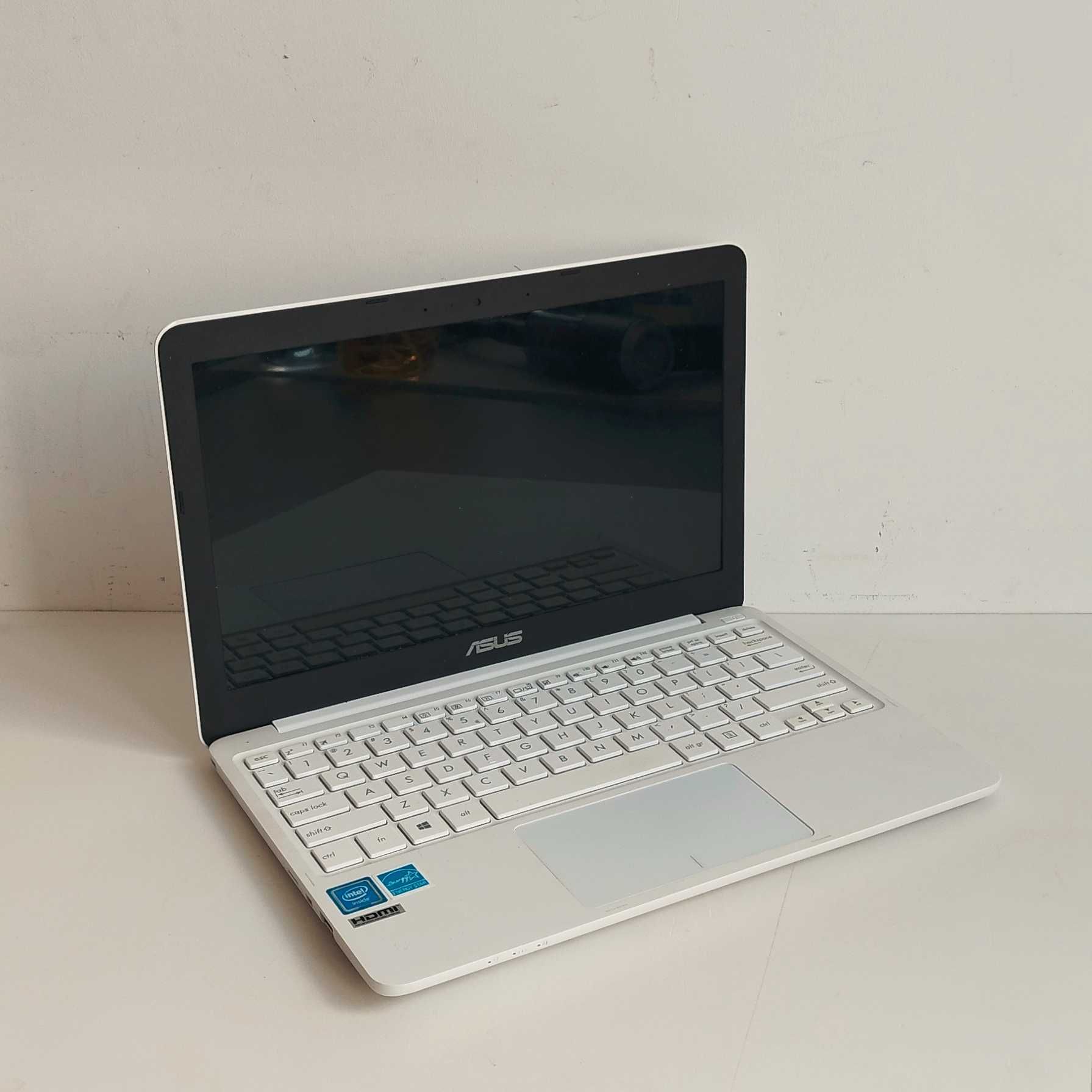 Laptop Asus VIVOBOOK E200HA| 11,6"| Intel Atom X5-Z8300, 2 GB, 32 GB