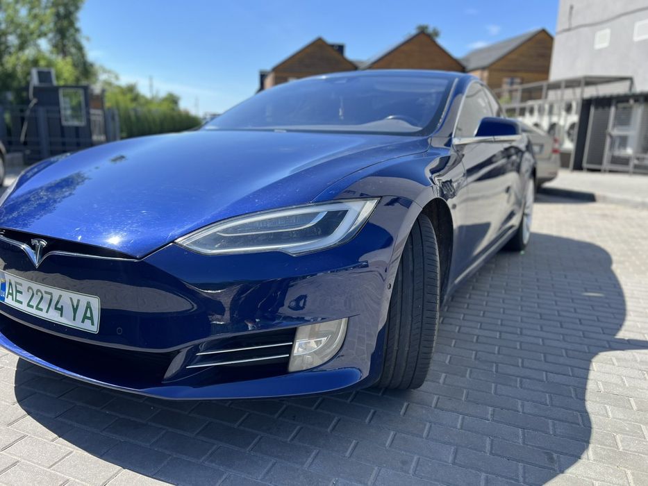 Tesla model S 75D