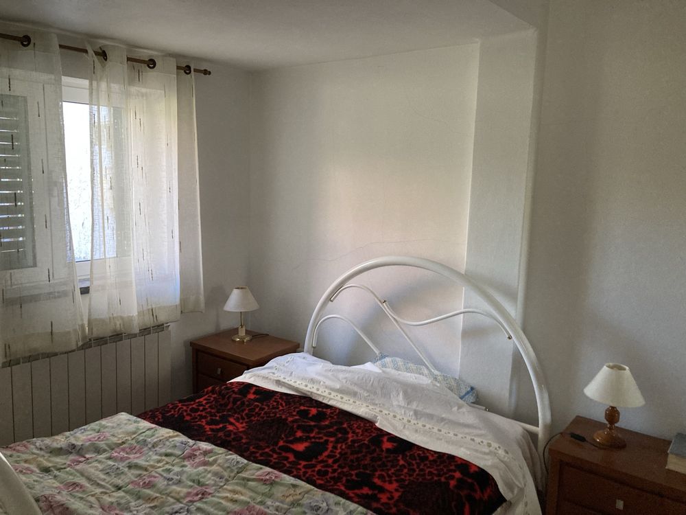 Vivenda com 3 quartos, 2 wc e quintal, aquecimento bomba calor