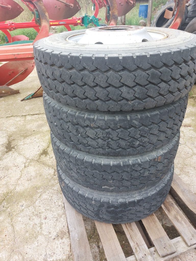 Koła, opony 265/70 r19.5 radialne