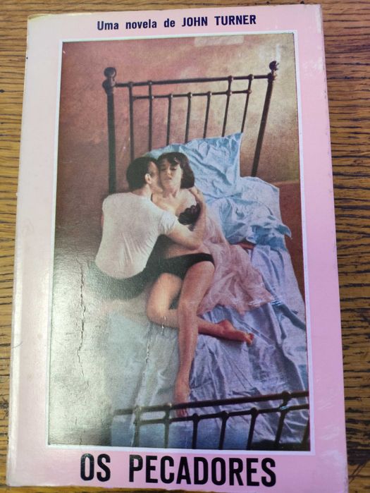 3 antigos Livros da coleçao da editora DELFOS Uma Novela de: