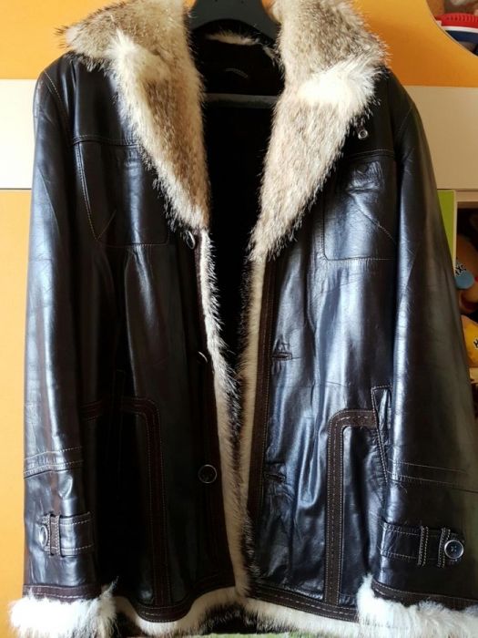 Натуральная кожаная дубленка с мехом волка 52 размера