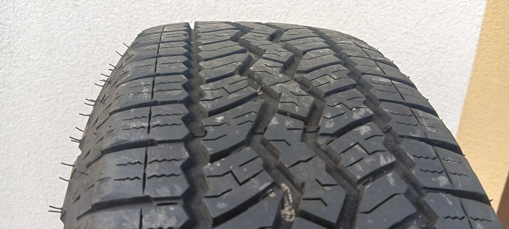 235/65r17  falken  zima jak nowe  ,   -8mm ,  2022r   Q5 ,  XC60