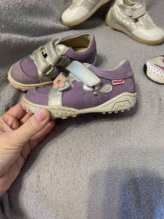 Кросівки, туфлі,мокосини для дівчинки