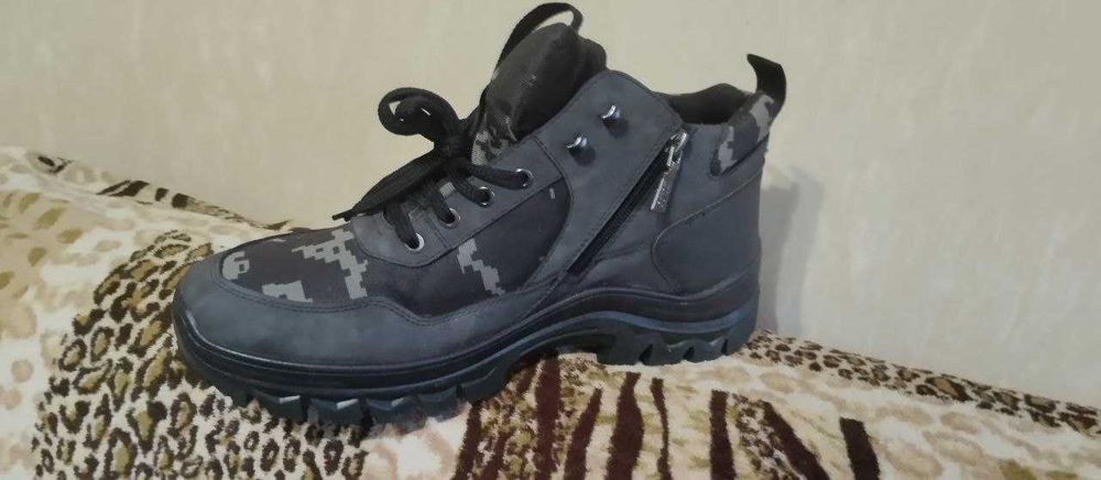 Берци високі демісезонні, 45 розмір