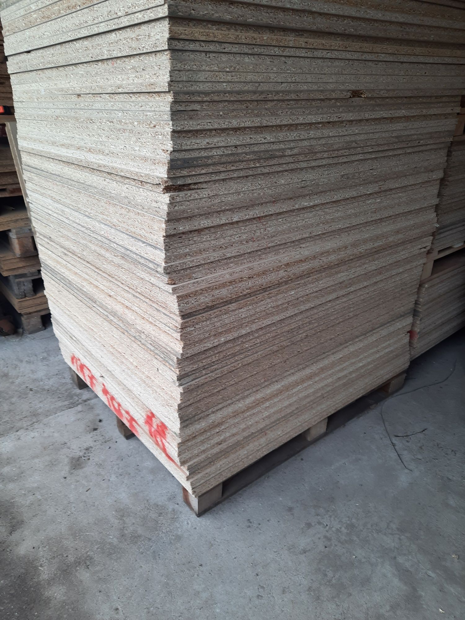 Plyta wiorowa płyty wiorowe  10 mn,16mm 18 mm,22mm nie osb podłoga pod