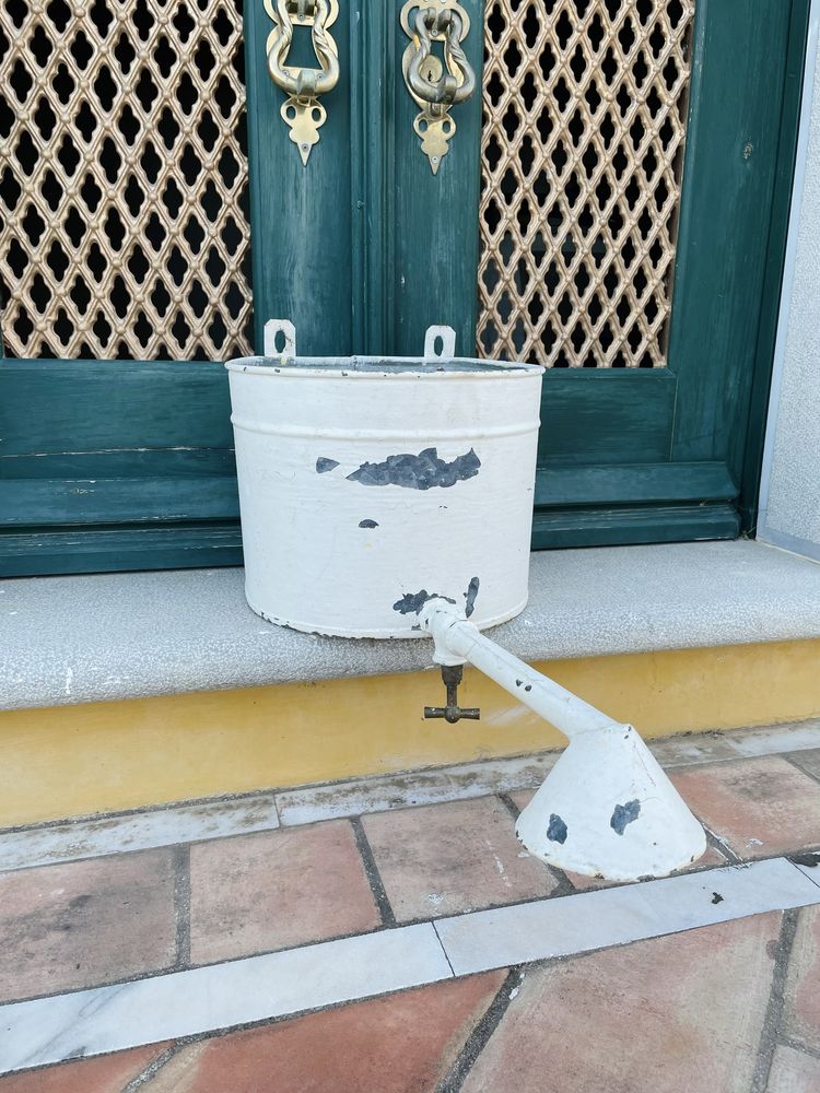 Chuveiro de zinco antigo, vintage