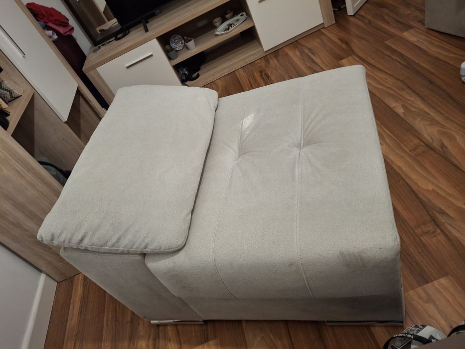 Sofá cama 3 lugares com 1 poltrona e 2 puffs