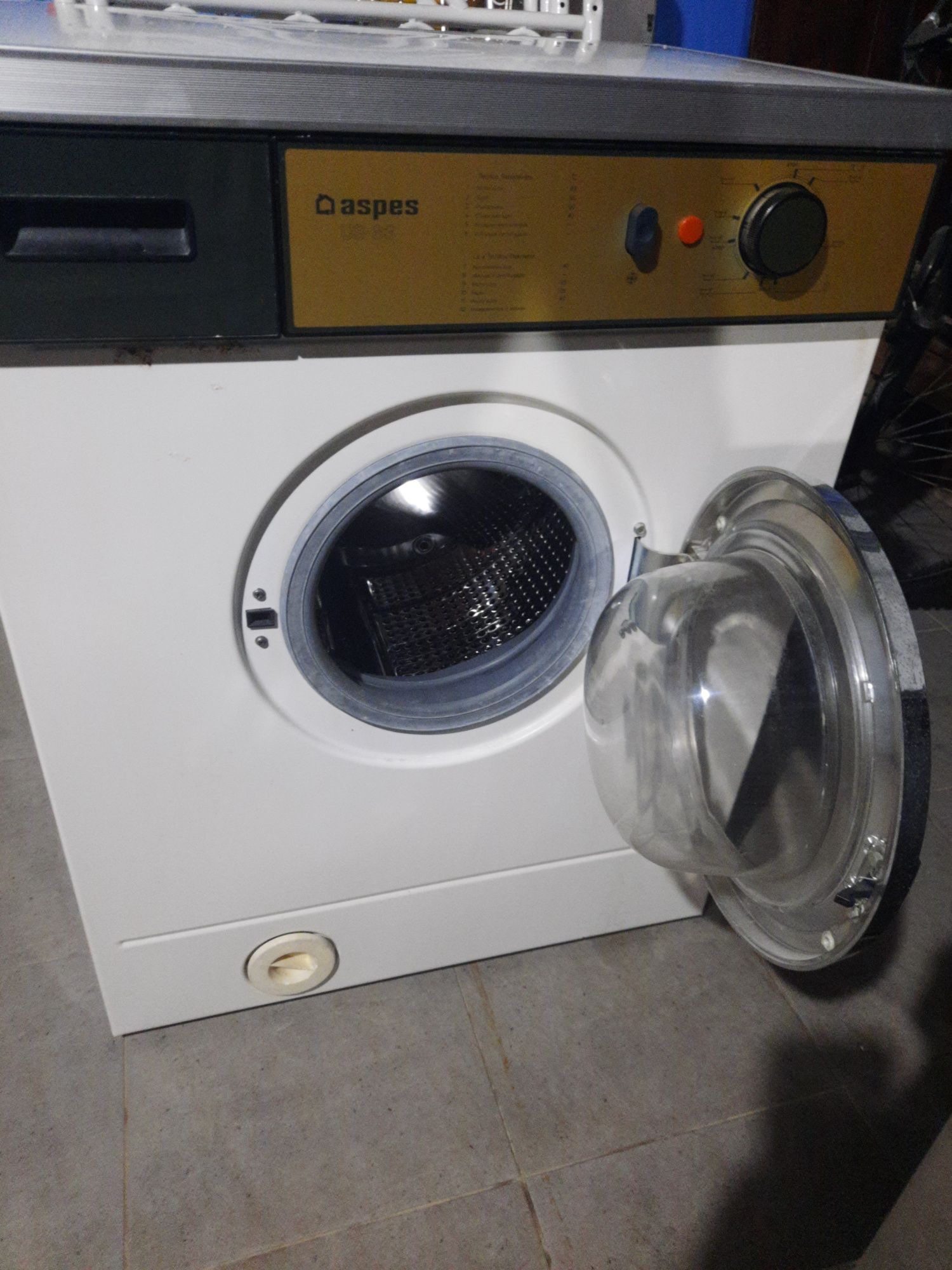 Maquina de lavar roupa Aspes