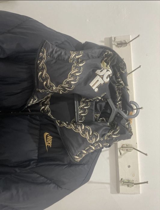 Quispo penas Nike duas faces