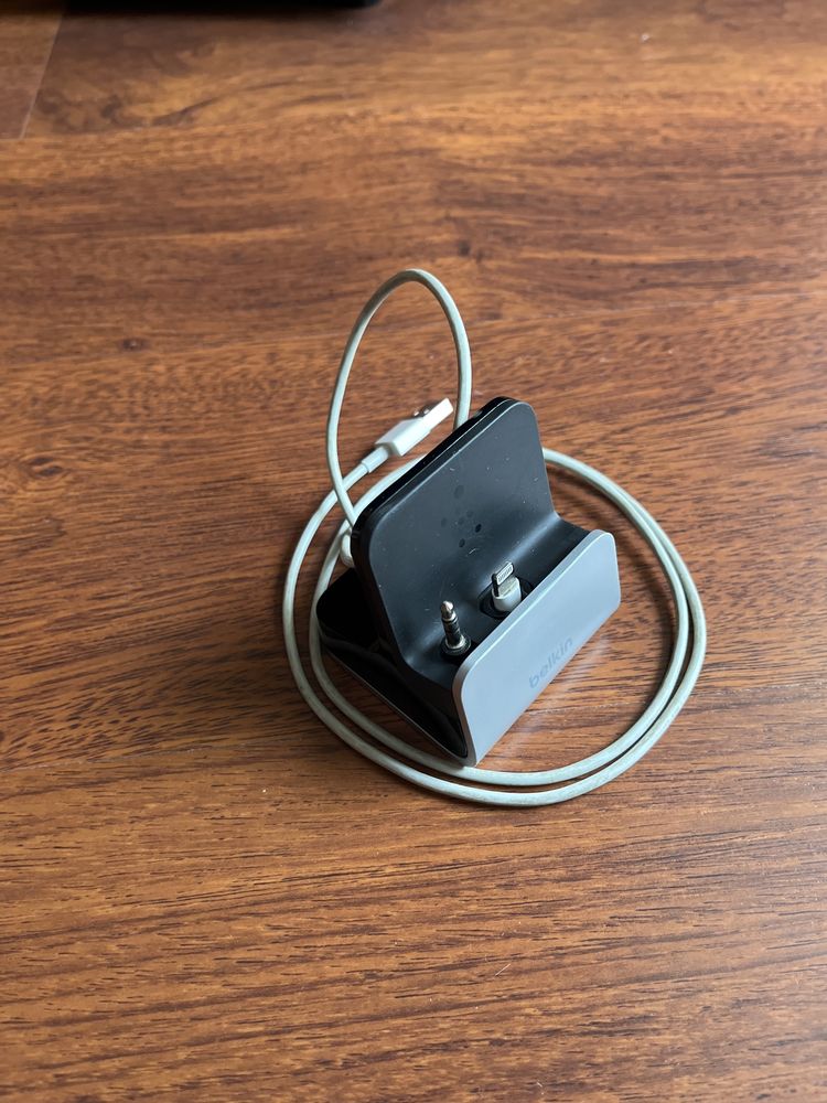 Stacja dokująca z jack do iPhone 5,6,8,9,10,11,12,13 ładowarka Belkin
