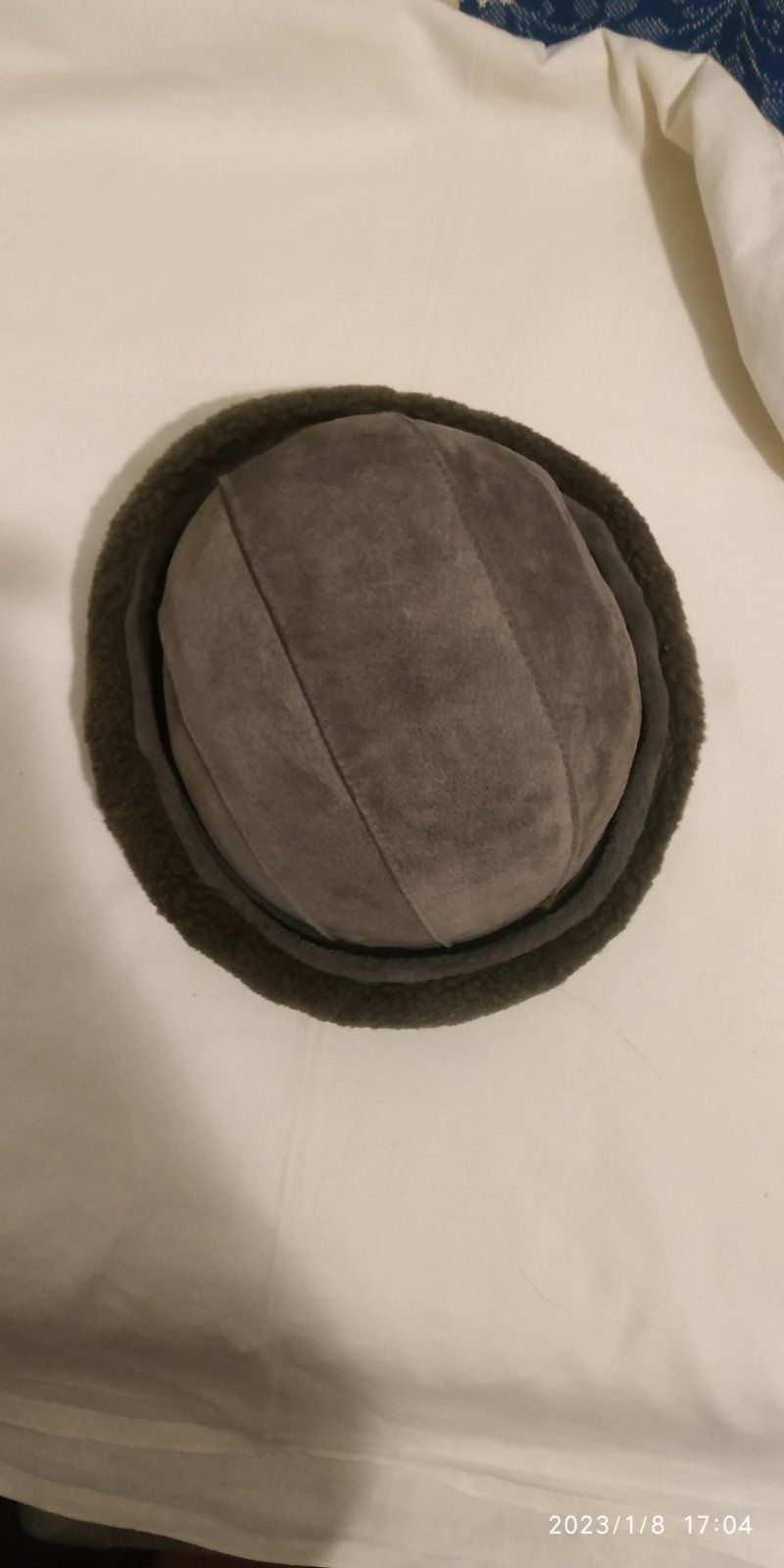 Продам шапку меховую женскую б/у