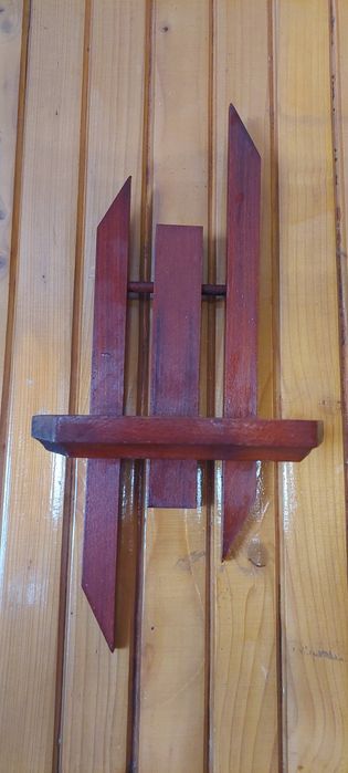 Kwietnik scienny z drewna