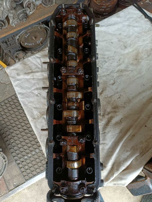 ГБЦ Головка блоку Ауді 5-ти циліндрова відмінна