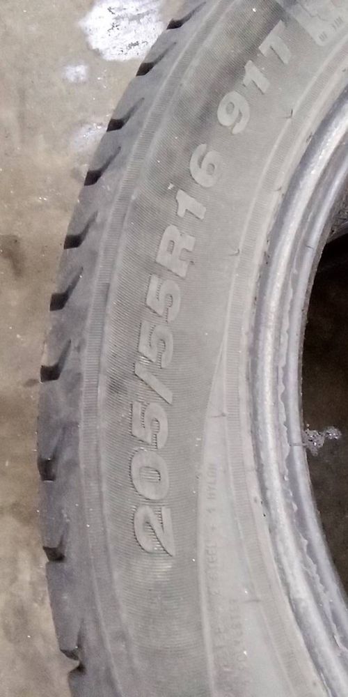 Продам резину 205/55 R16 зимнюю