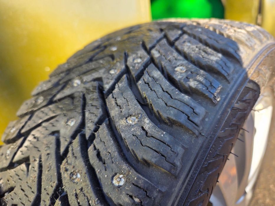 Шиповані шини 4шт. Nokian 185/55/R15
