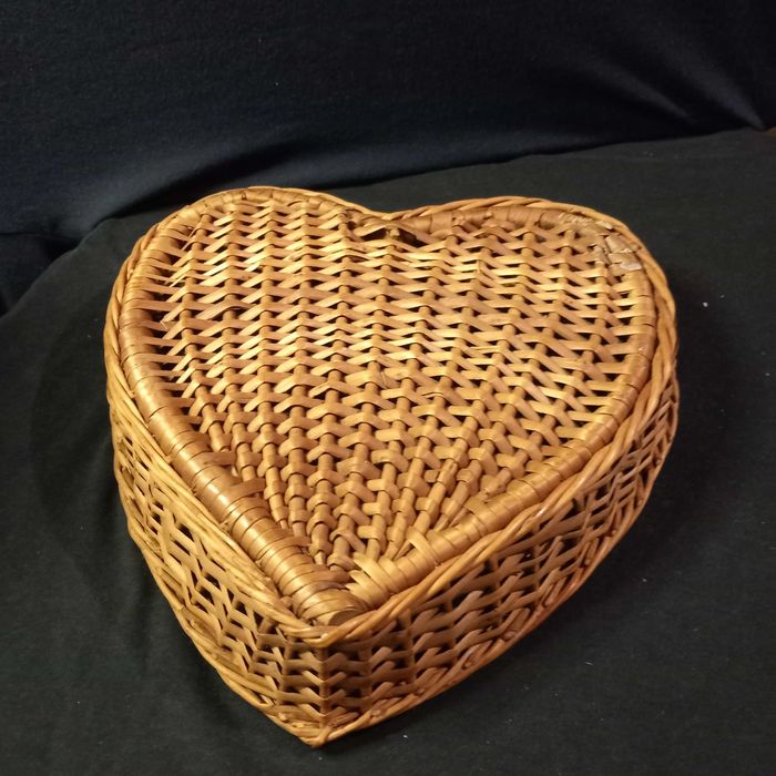 Cesto coração em verga