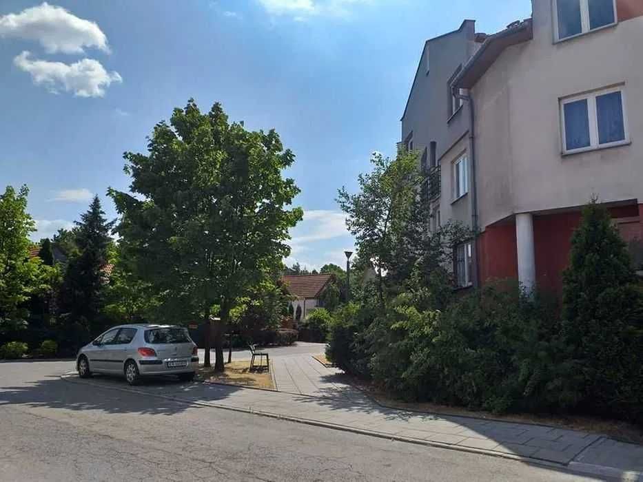Pokój jednoosobowy od stycznia/Single room for a female from January
