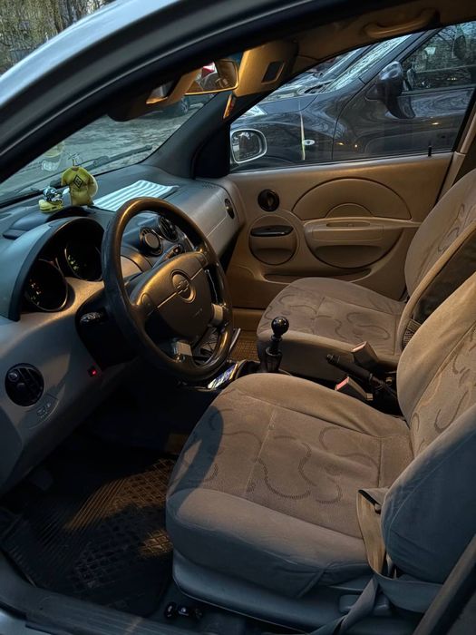 Шевроле авео t200 2005 1.5 газ/бенз