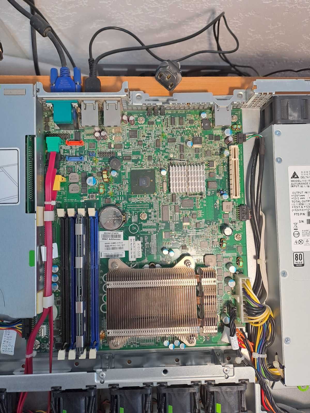Сервер Fujitsu PRIMERGY RX100 S6 Xeon X3430 без дисків та корзин
