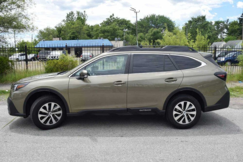Subaru Outback Premium      2021