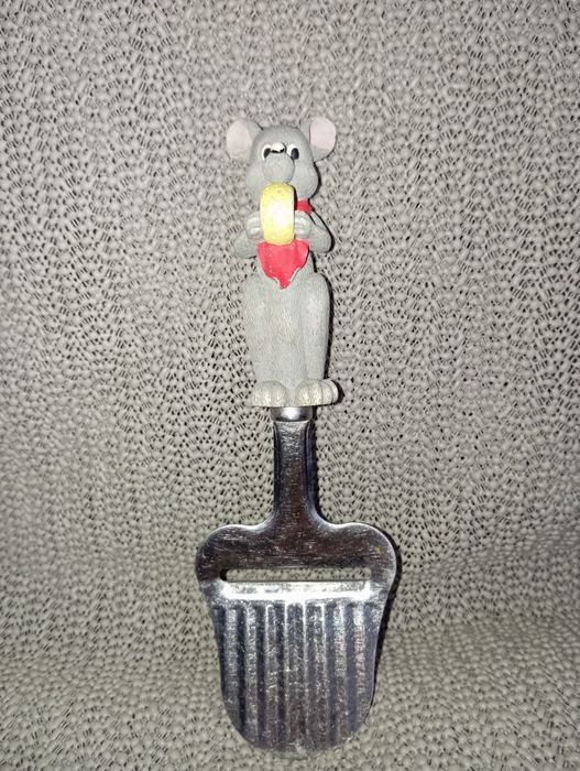 Nóż do sera z myszką vintage