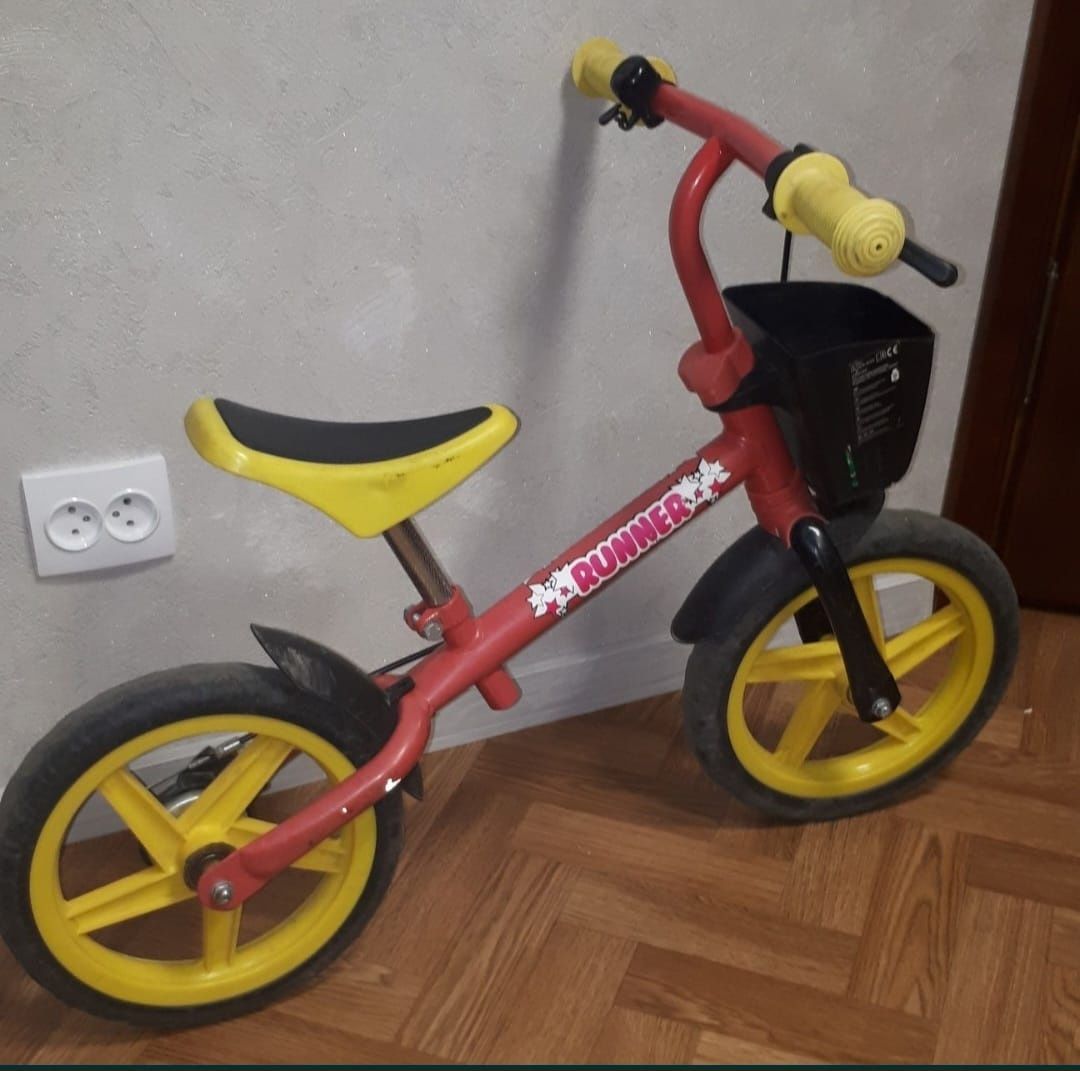 Біговел Runner 30 см колеса