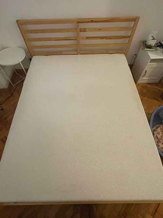 Cama de casal como nova