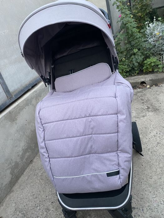 Продам прогулочную коляску .
