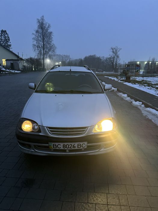 Toyota avensis 1998