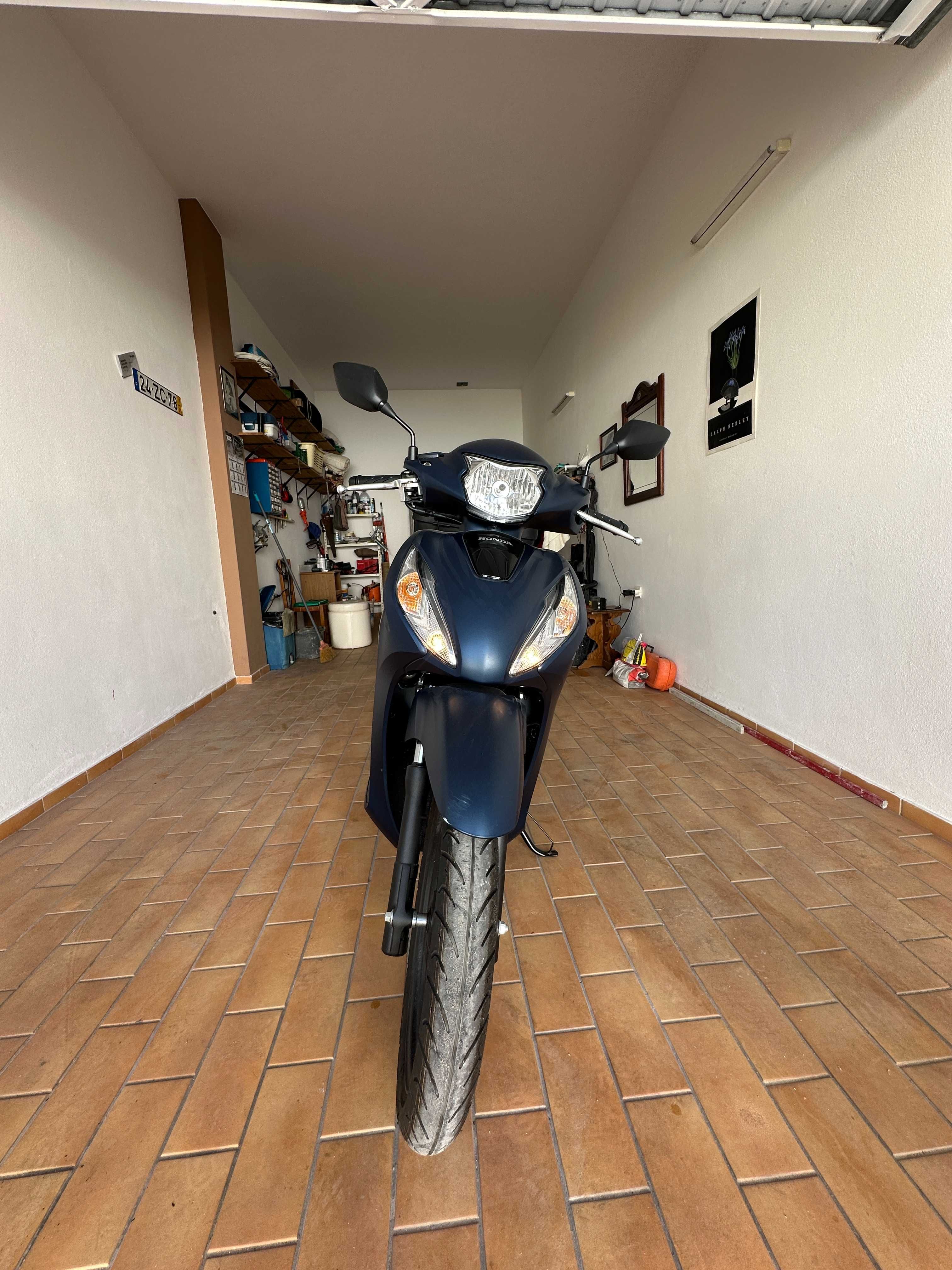 Honda Vision 110 (235 km, com 9 meses)