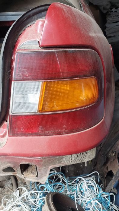 Задній фонарь hyundai lantra j1 і другі запчастини