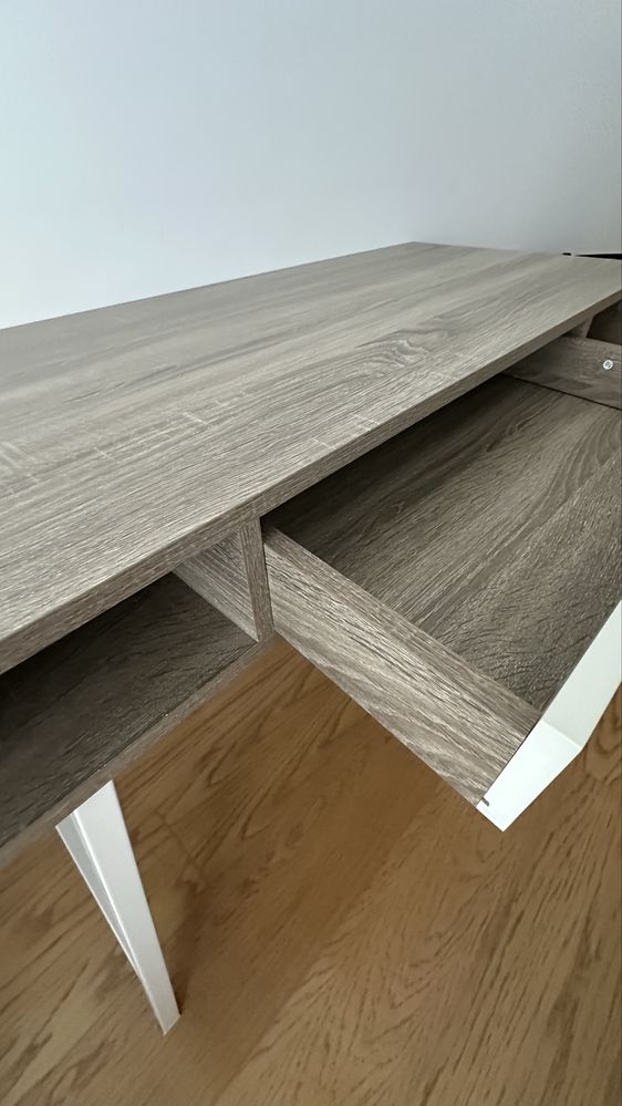 Mesa nova de JYSK